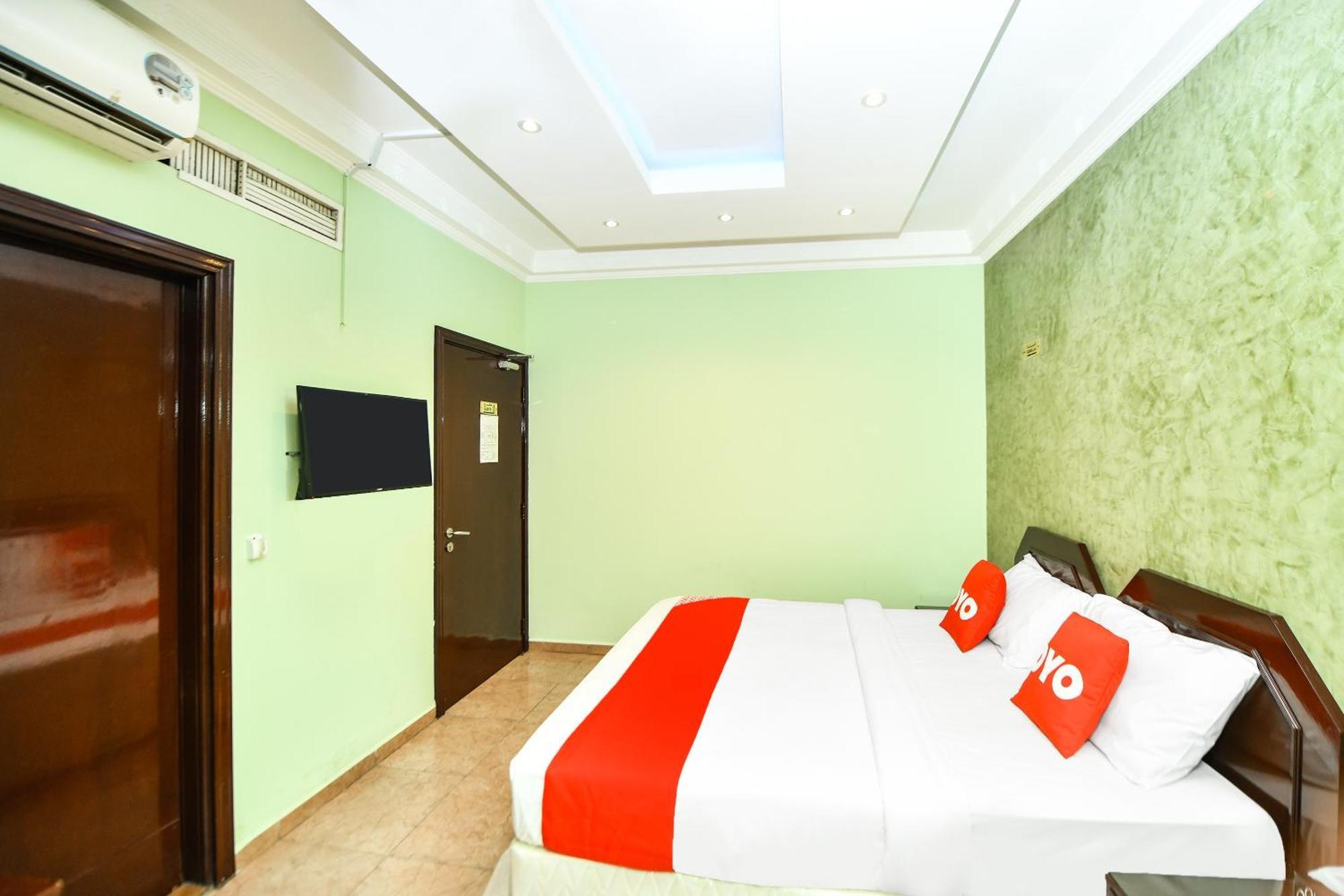Oyo 137 Marina Hotel Muscat Exterior photo