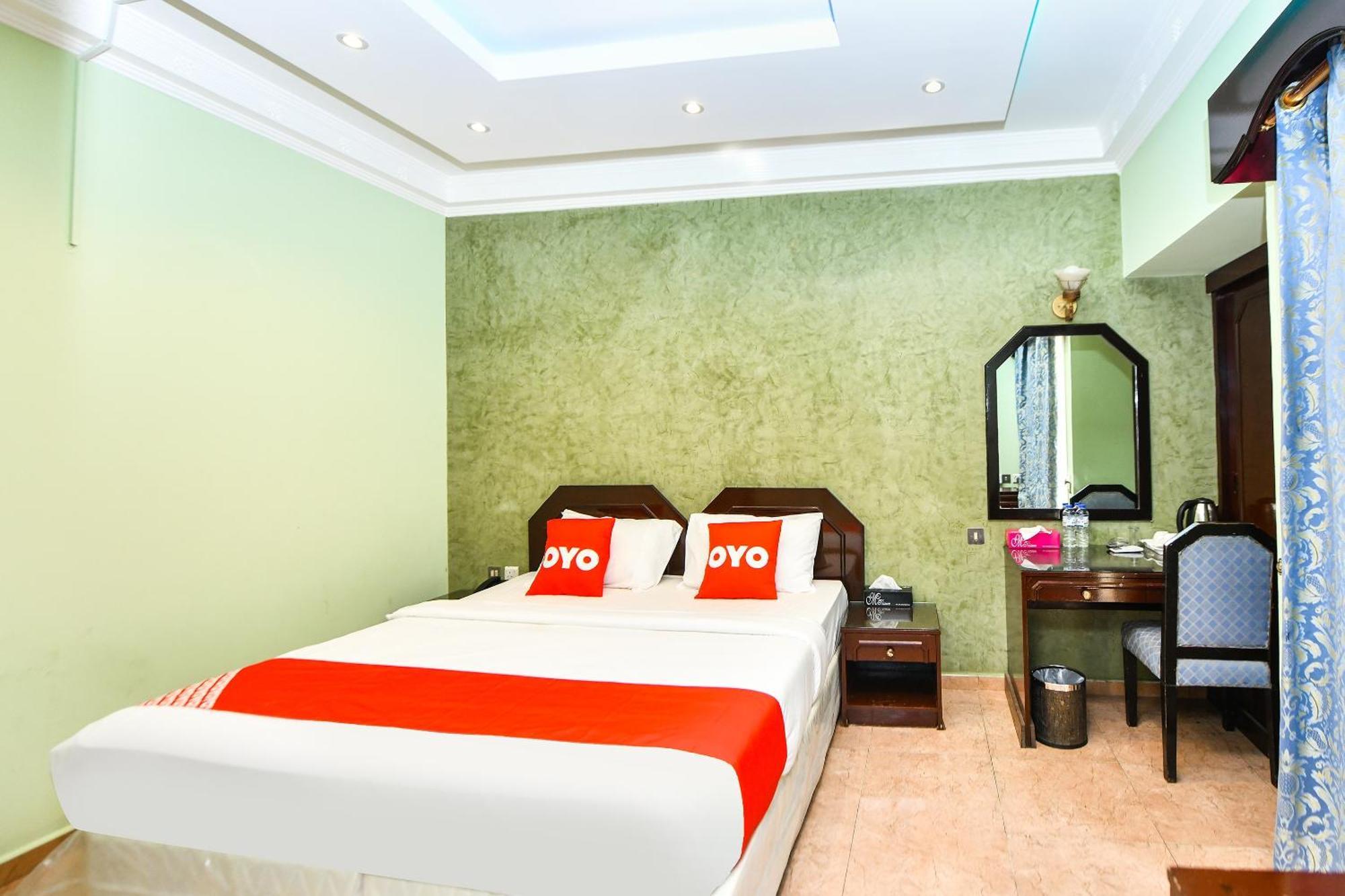 Oyo 137 Marina Hotel Muscat Exterior photo